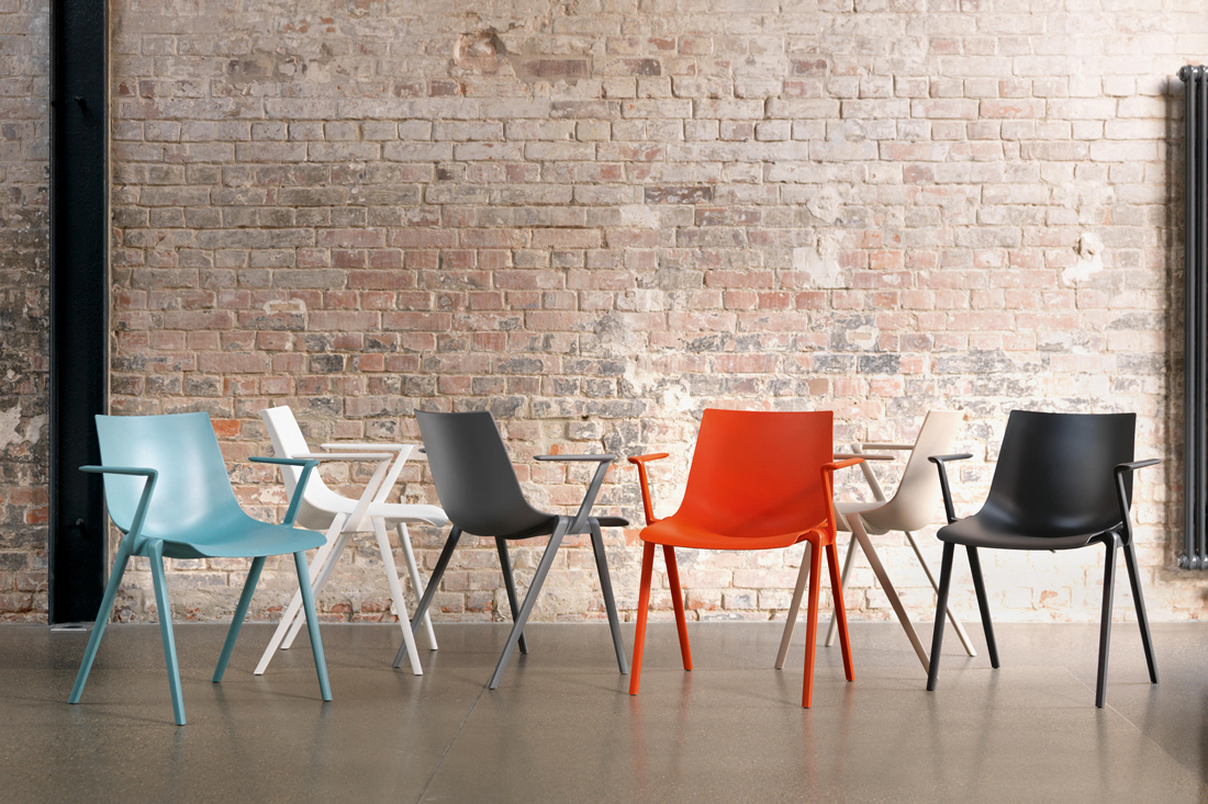 Wilkhahn’s mAx Table And Aula Chair Bring A New Frontier of Flexibility