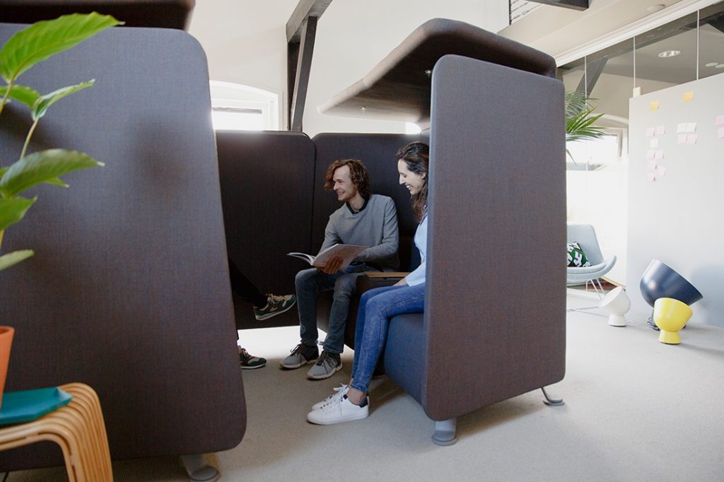 Orgatec_privacy_Prooff-Workspace-furniture-Niche-design-by-AXIA-Design-1_HR