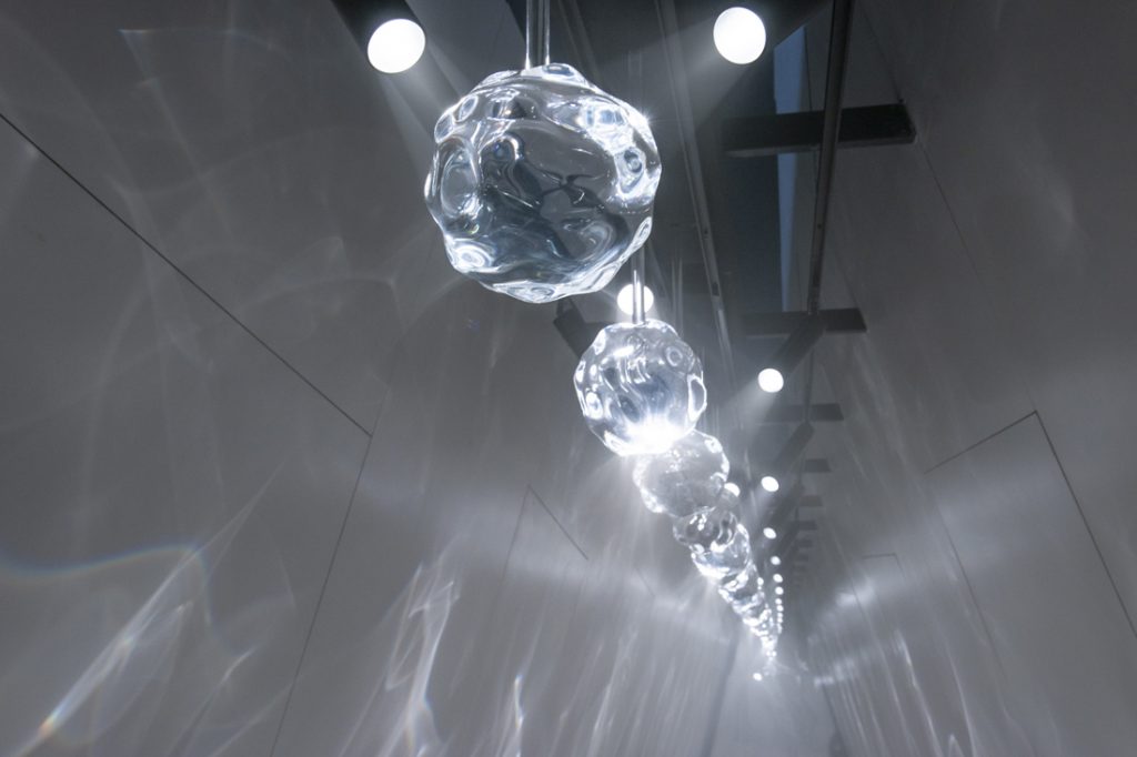 Caustic-Spheres-Raytrace-by-Benjamin-Hubert-of-LAYER-for-Dekton-installation-at-Milan-Design-Week-2019.-Image-Credit-David-Zanardi