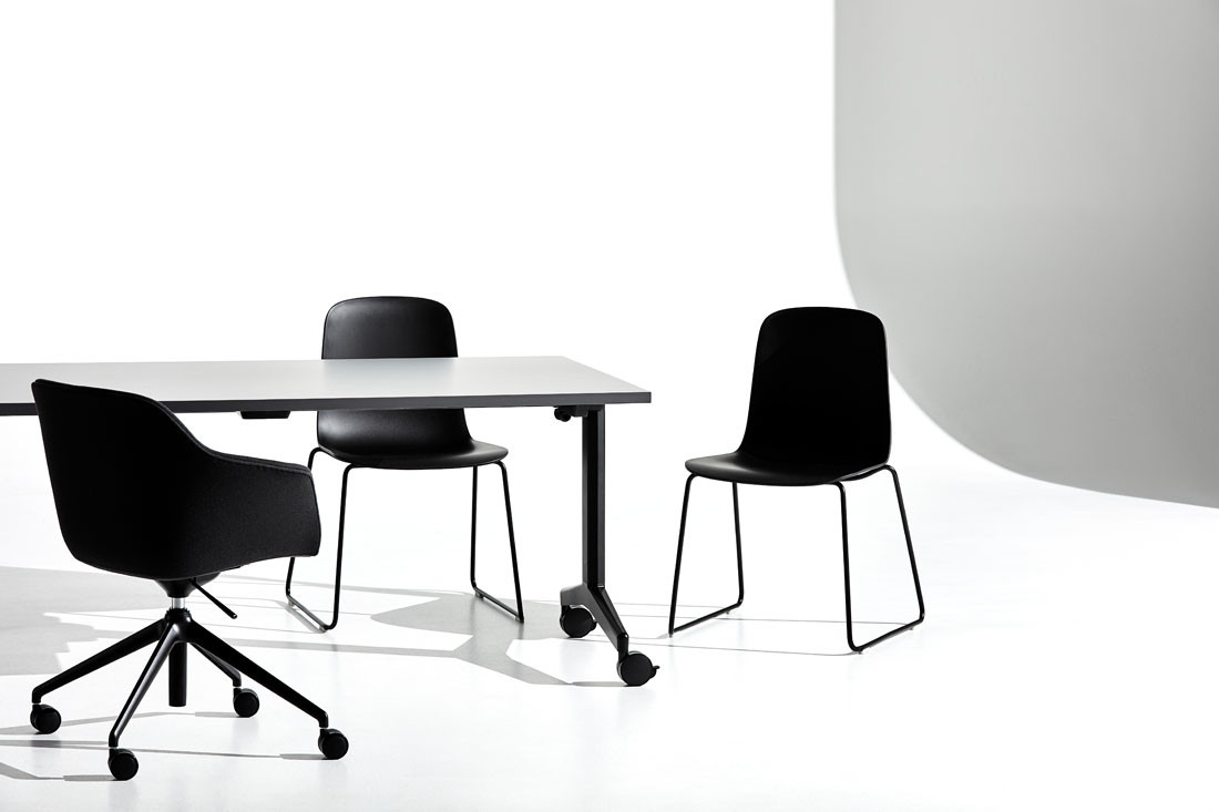 Flexibility & Productivity with the Kissen Conference Table